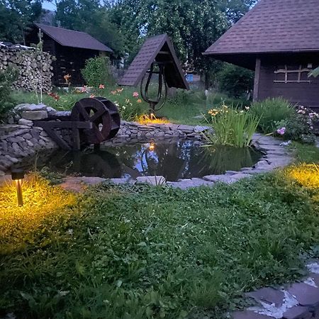 Садиба Остра Shcherbovets Exteriér fotografie